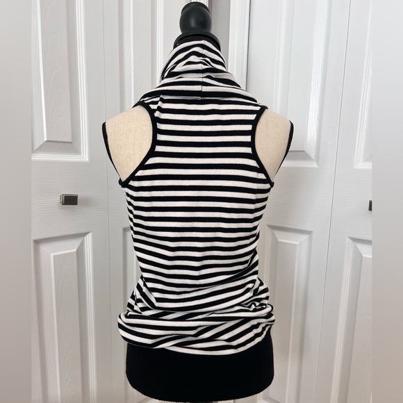 Tracy M, Sleeveless Black & White Striped Knit Cowl Neck Tunic - Picture 3 of 8